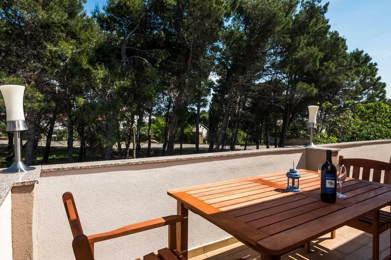Apartment Antonio Vir