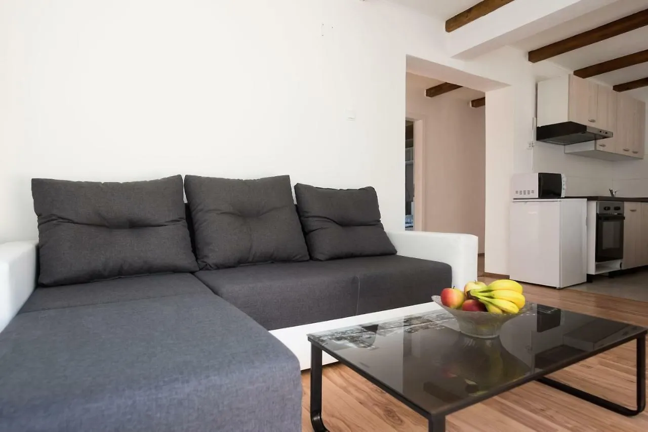 Apartment Antonio Vir